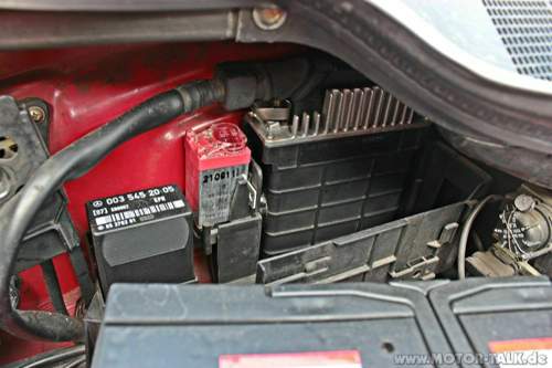 190er-hinter-der-batterie