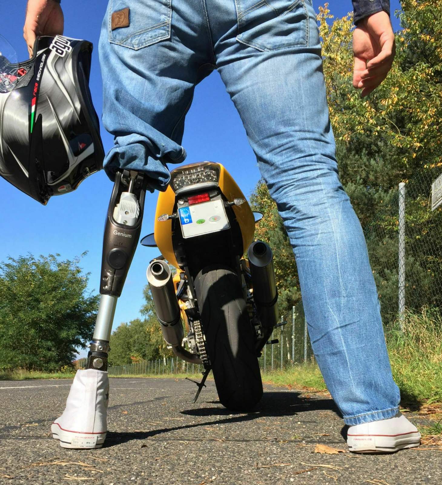 Motorrad fahren mit Beinamputation - Startseite Forum Wissen Behind... |  MOTOR-TALK