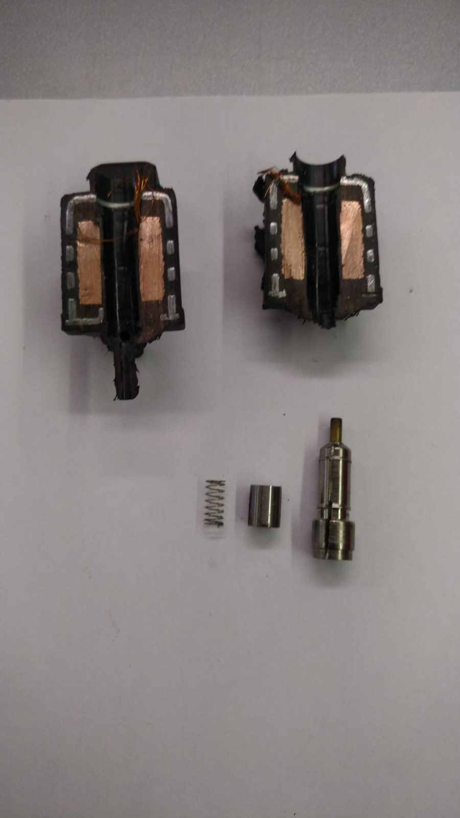 Motorschaden: Metallkugel im Brennraum!?