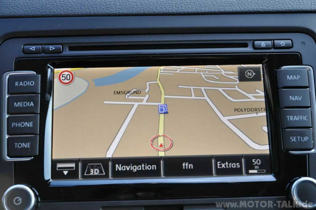 Multifunktionsanzeige Premium bei Konfiguration mit Verkehrszeichenerkennung?