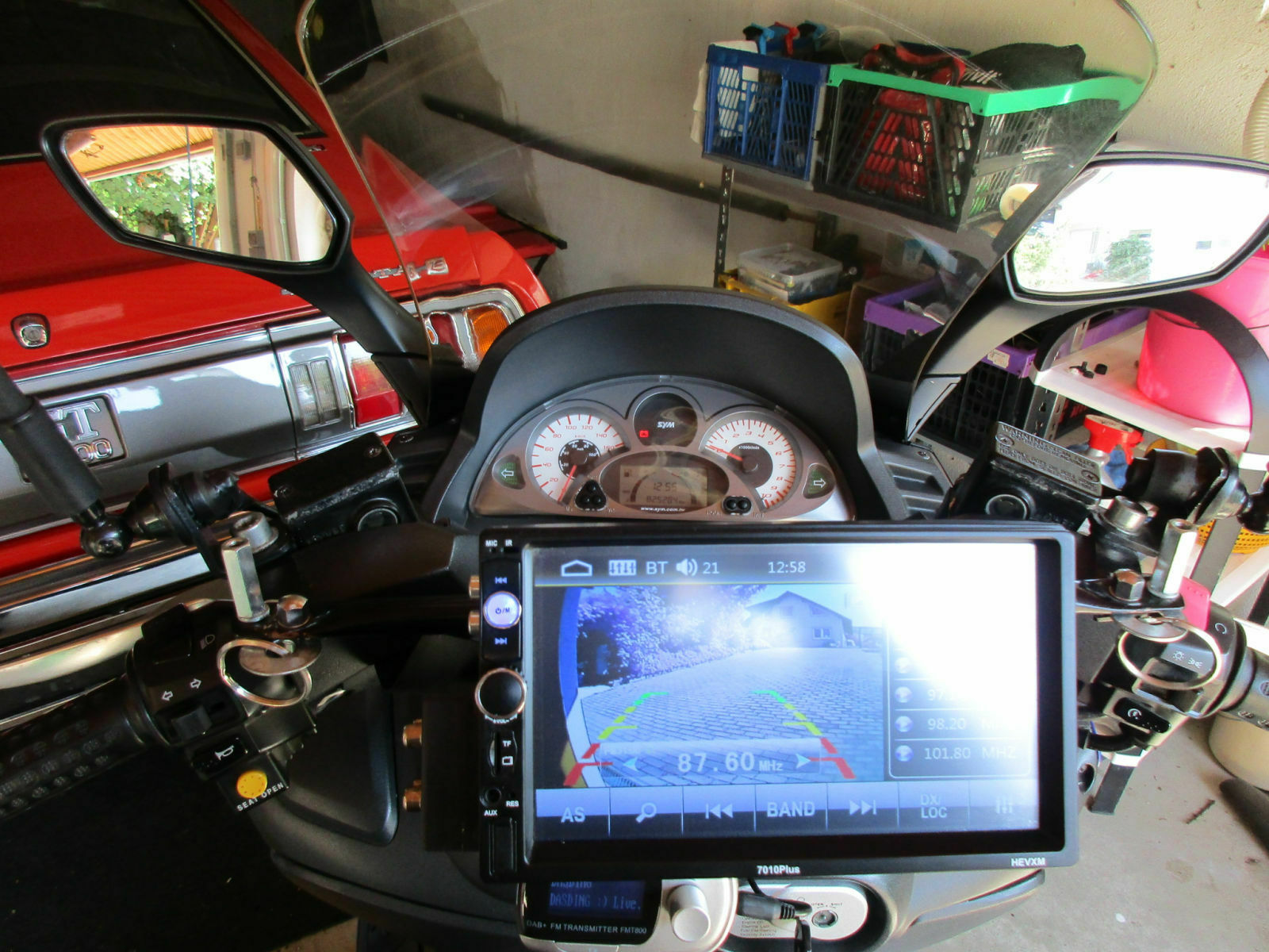 Multimedia am Motorroller
