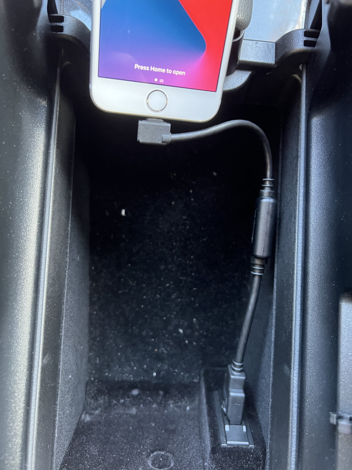 Musik im W212 abspielen mit iPhone über Bluetooth, Media Interface oder Aux nicht möglich