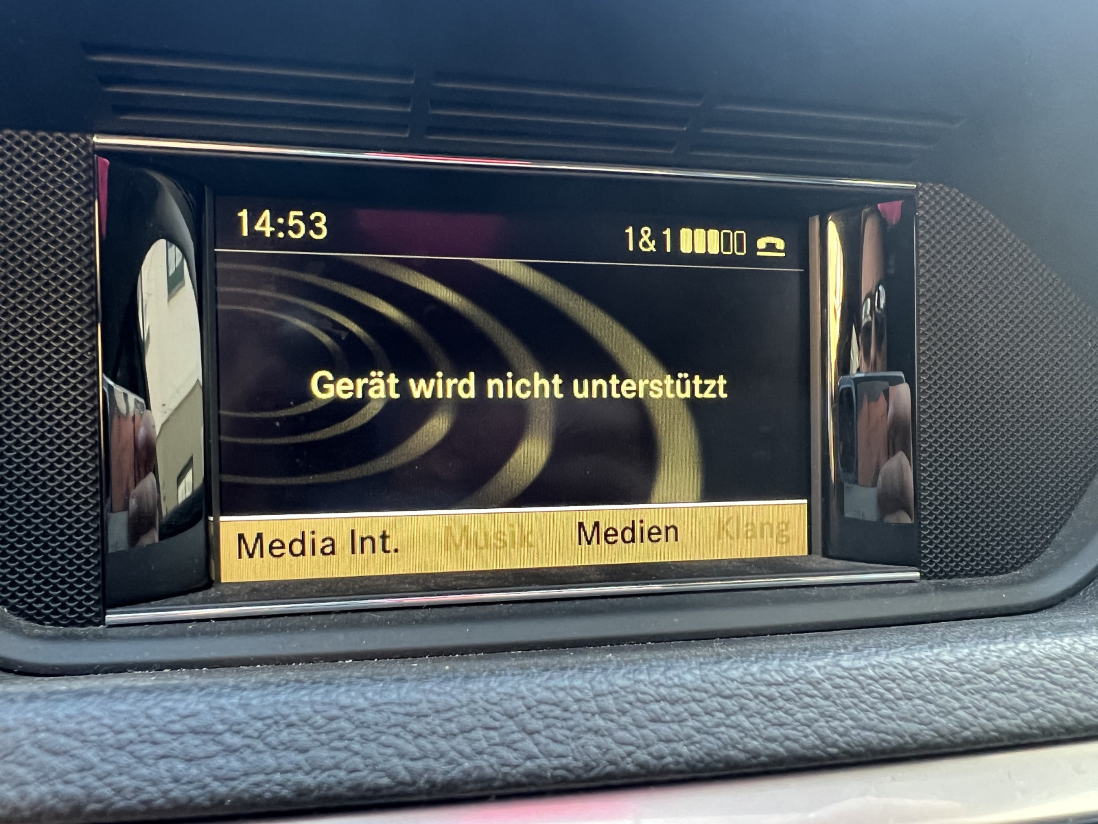 Musik im W212 abspielen mit iPhone über Bluetooth, Media Interface oder Aux nicht möglich