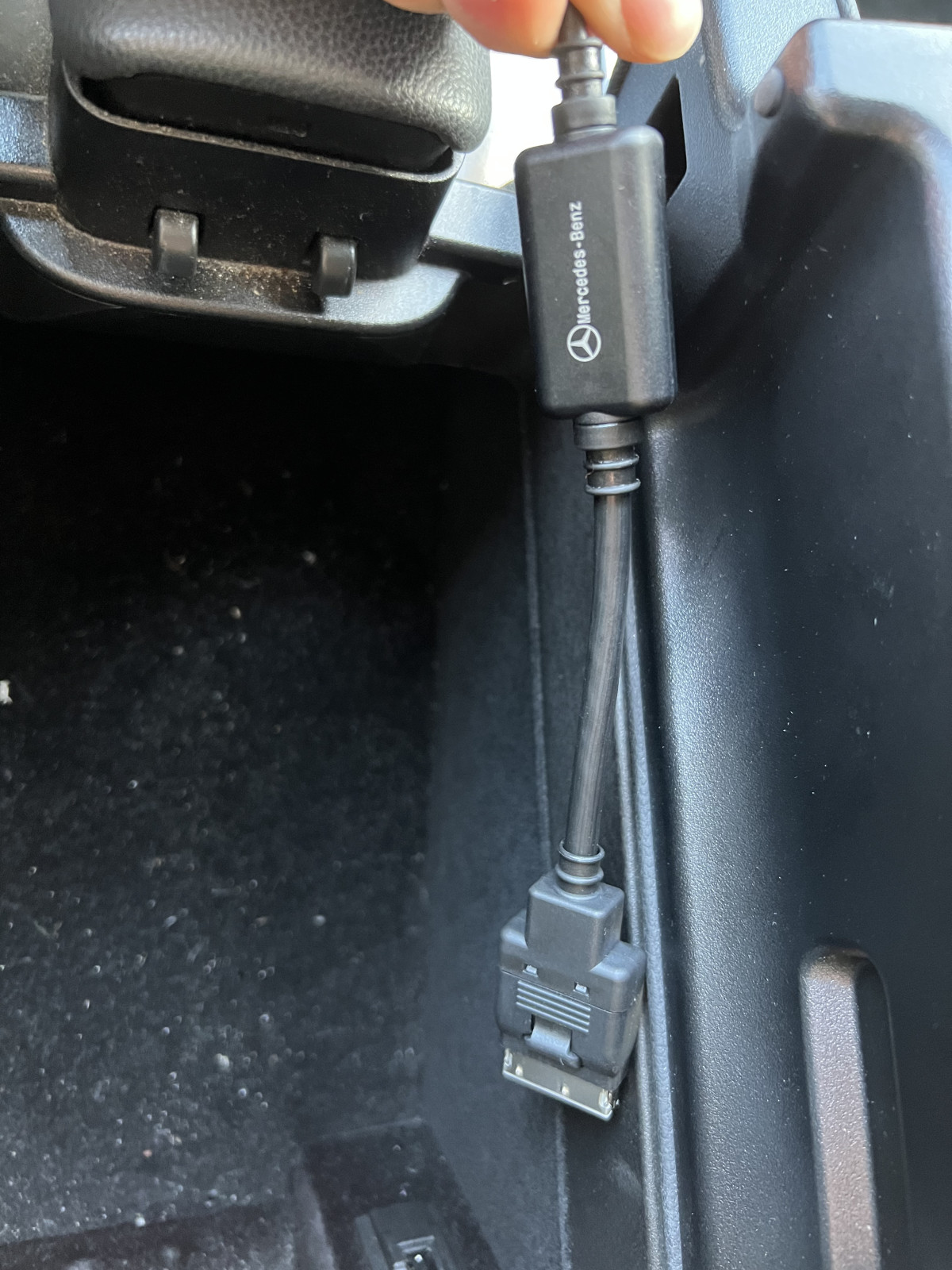 Musik im W212 abspielen mit iPhone über Bluetooth, Media Interface oder Aux nicht möglich