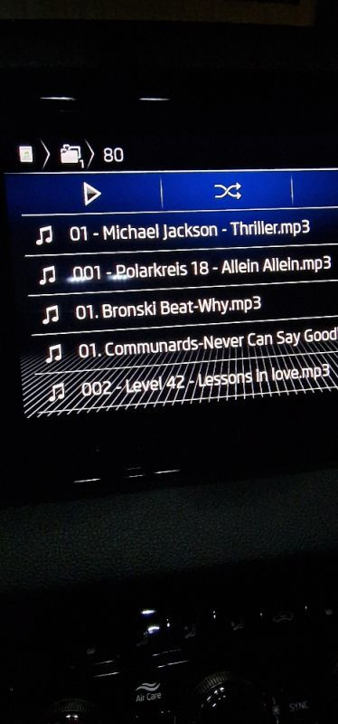 Musik über USB Stick abspielen
