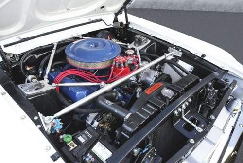 Die Idee für das V8 Werk entstand aus der Not: Viele Werkstätten, die Gründer Christoph besuchte, lieferten unbefriedigende Arbeit