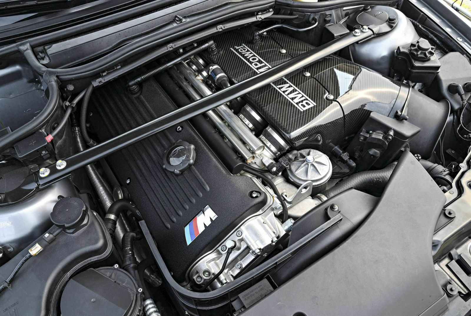 Im BMW M3 der Baureihe E46 stecken Reihensechszylinder mit 343 bis 360 PS