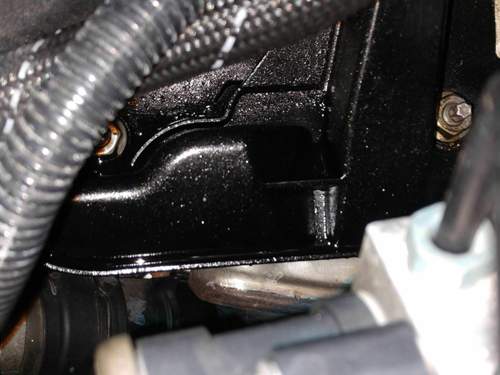 Ventildeckel direkt unterhalb Injektor
