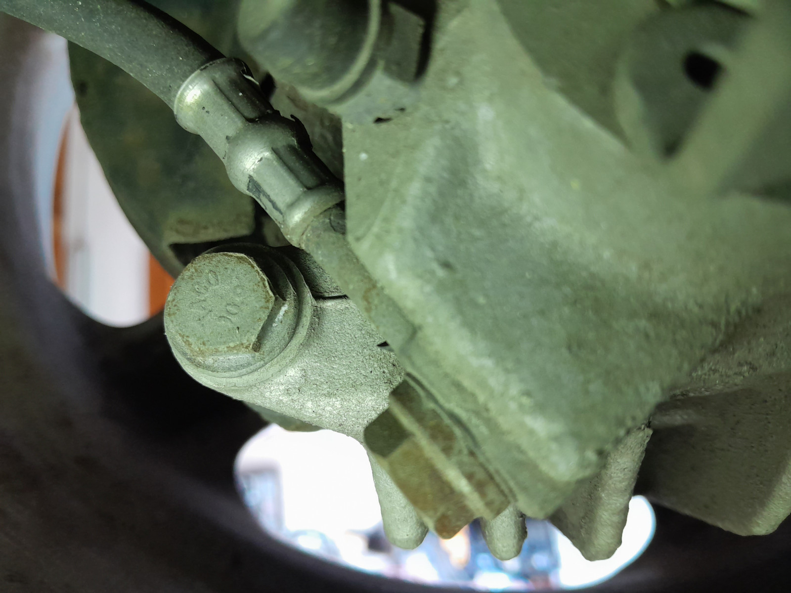 Nach unter 1000km mit neuen Belägen, Scheiben wechseln