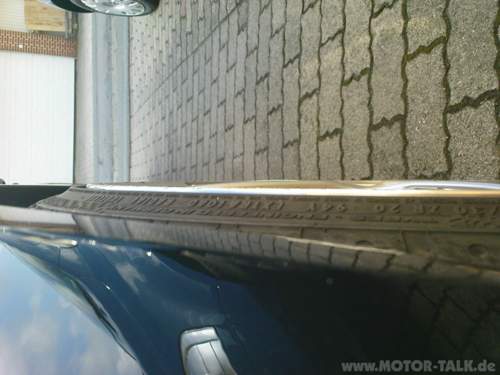 Vorne Fahrerseite von vorne