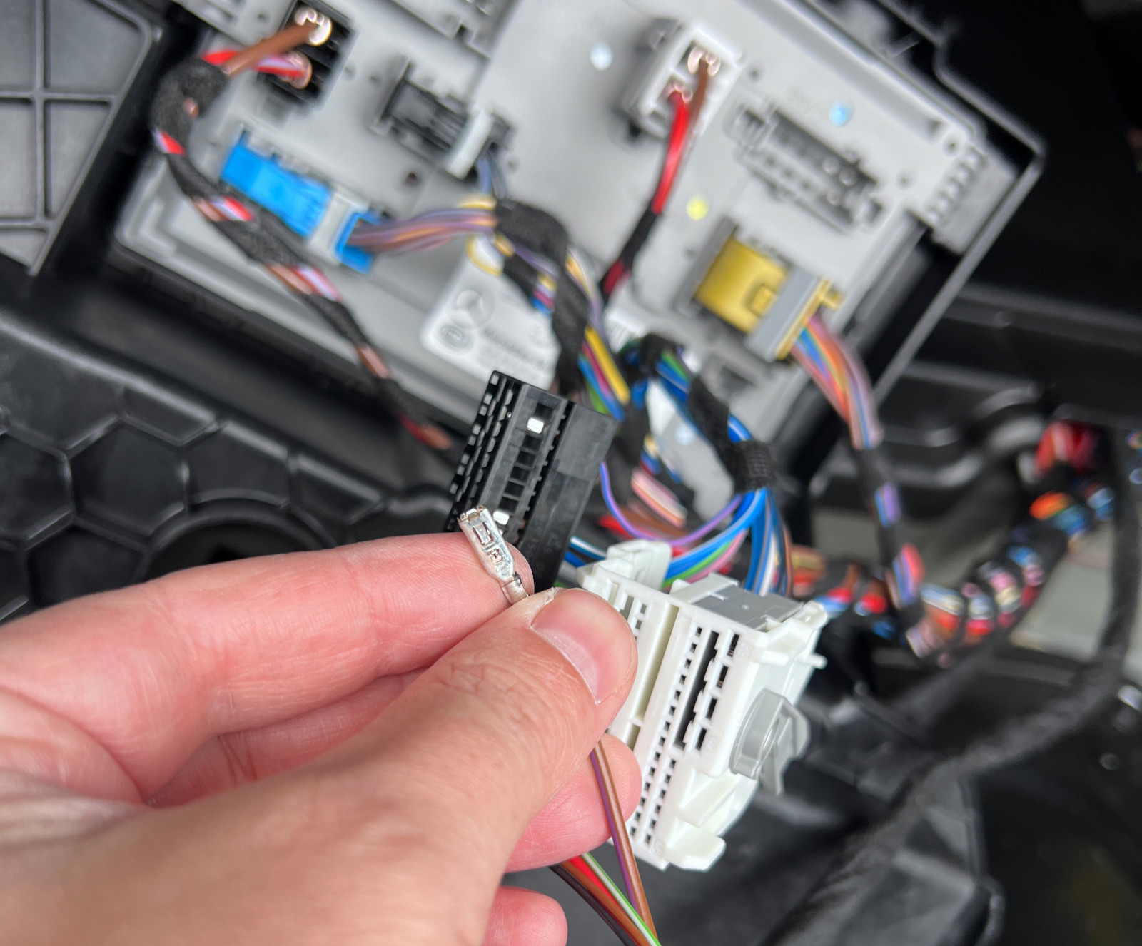 Nachrüsten: automatische Heckdeckelfernschließung elektrisch Code 881 E-Coupe C238 / W213