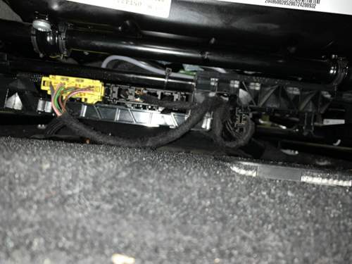 Die Stecker unter meinem alten Sitz