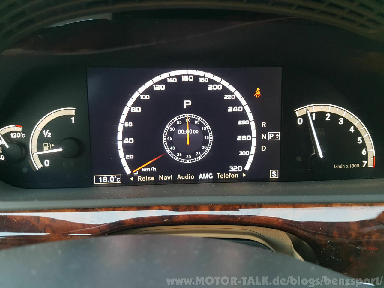 Nachrüstung AMG Menü im W221 ab 2005 incl. Tachoerweiterung