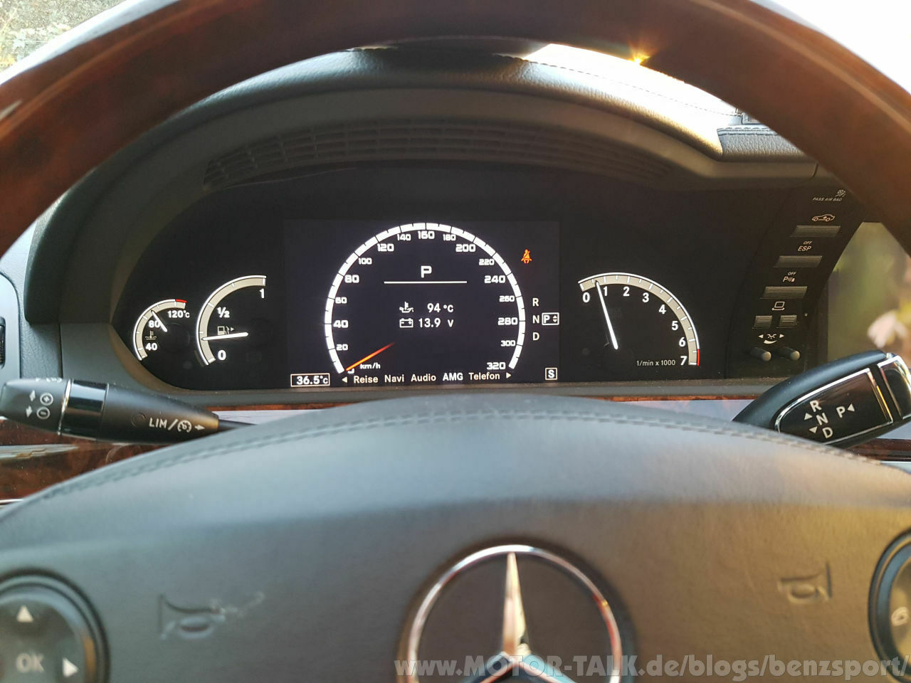Nachrüstung AMG Menü im W221 ab 2005 incl. Tachoerweiterung