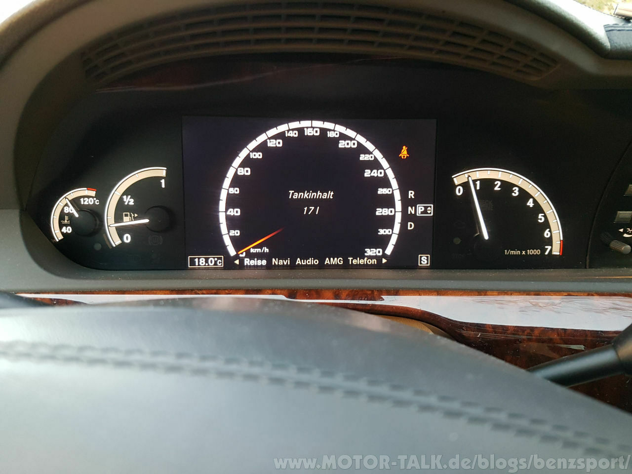 Nachrüstung AMG Menü im W221 ab 2005 incl. Tachoerweiterung