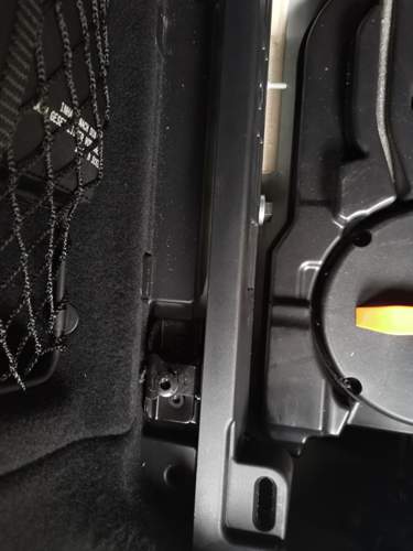 Hinterer Befestigungspunkt A4 B9 50TDI