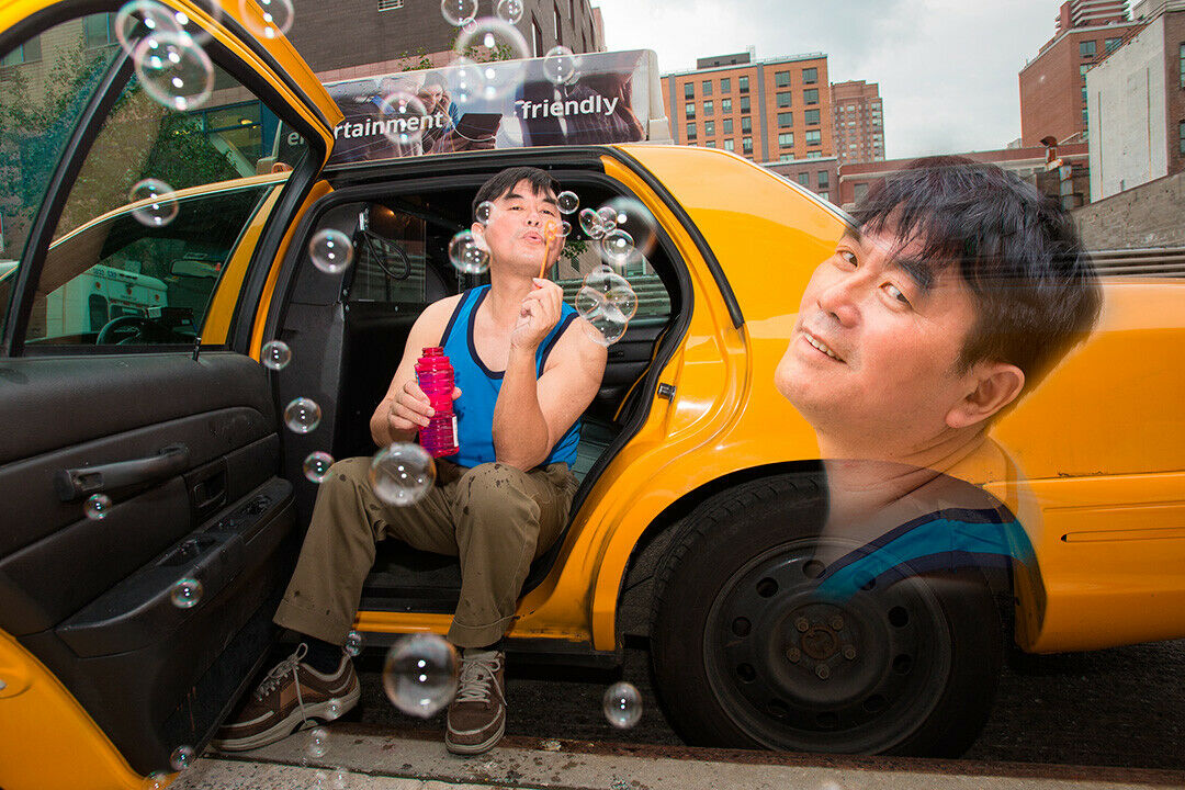 Dieser Taxifahrer scheint ein echter Romantiker zu sein. Denn auf diesem Bild fehlen nur noch zwei springende Delphine, die am Horizont ein Herz bilden