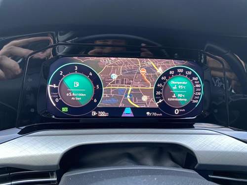 Virtual Cockpit mit Karte