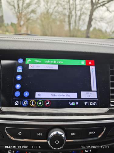 "hängendes" Kartendisplay beim Fahren