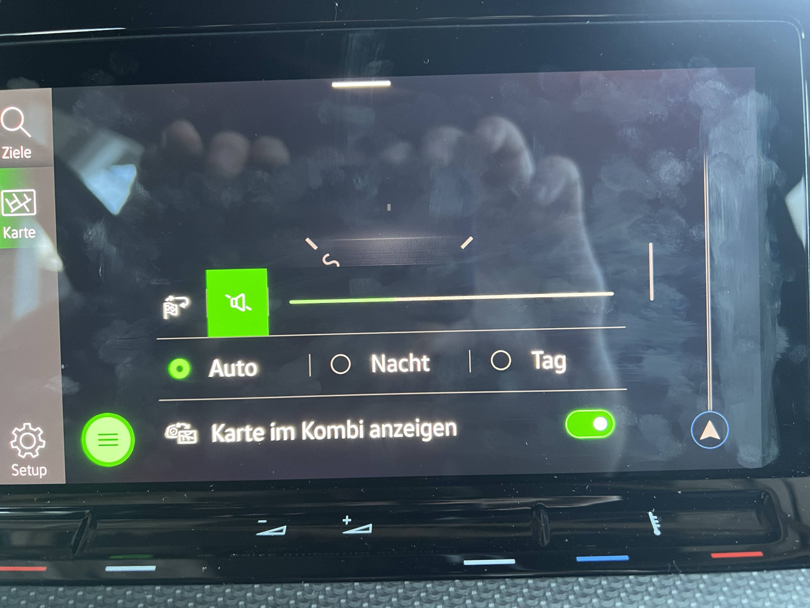 Navigation im Kombi & WLAN Hotspot über Handy