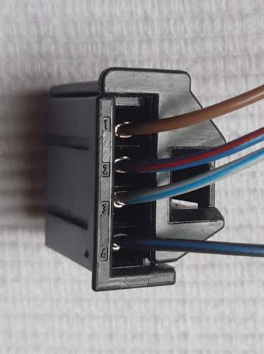 Ruecklicht-stecker-von-hinten-pinummern