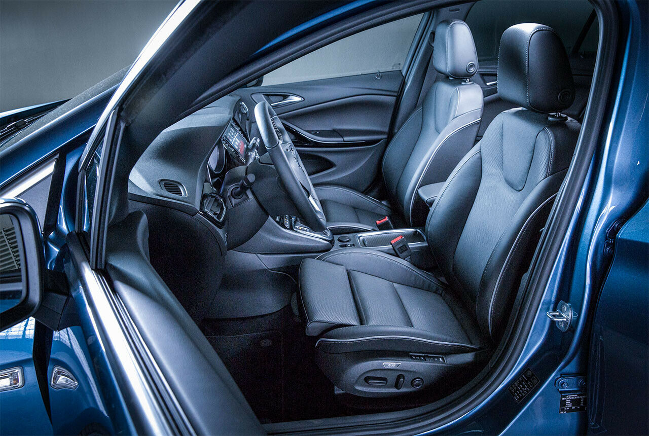 Blick in die erste Reihe: Opel Astra Sports Tourer K