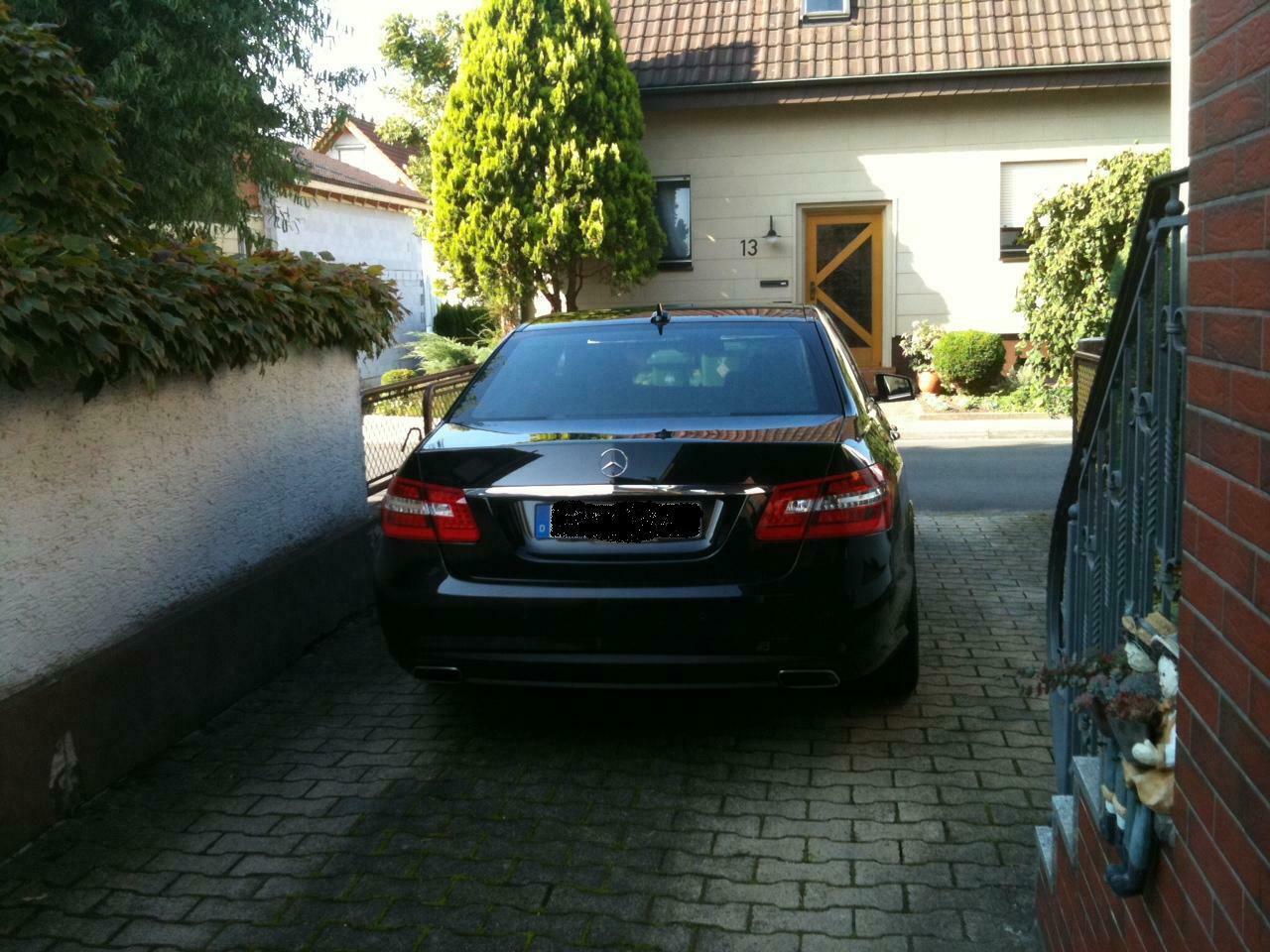 Neue Endrohre bei E-Limousine