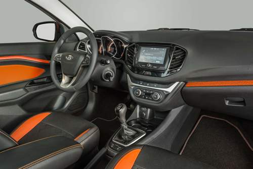 In der Variante "Luxus" gibt es ein Infotainment-System mit Sieben-Zoll-Touchscreen dazu