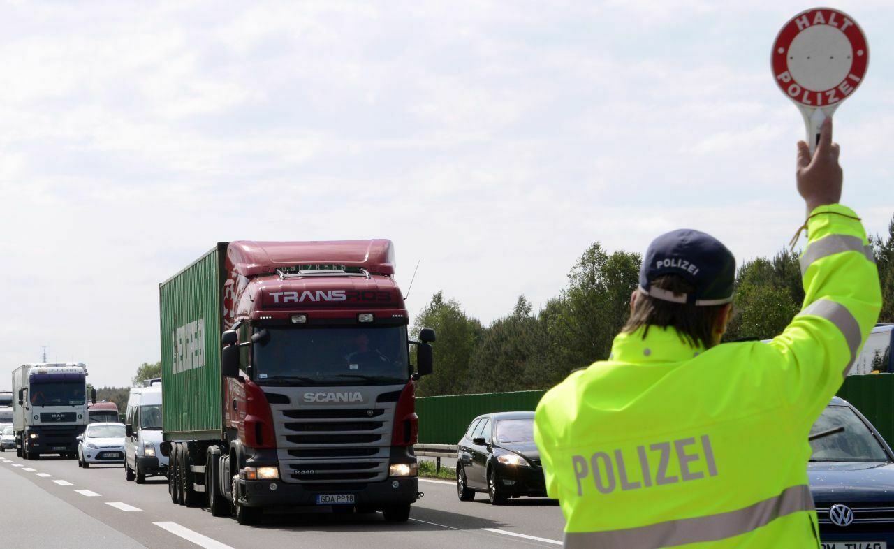 Die Autobahnpolizei Bautzen probiert derzeit eine neue Methode zur Kontrolle von Lkw
