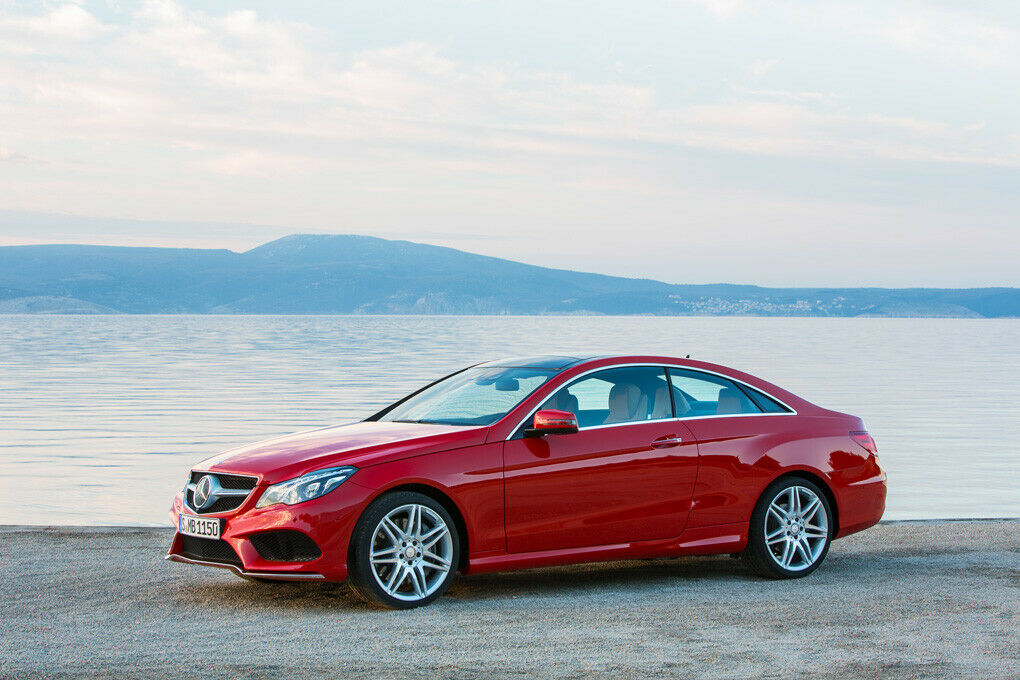 Das neue E-Coupé wikt stimmiger und aggressiver.