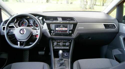 Touran-cockpit-22