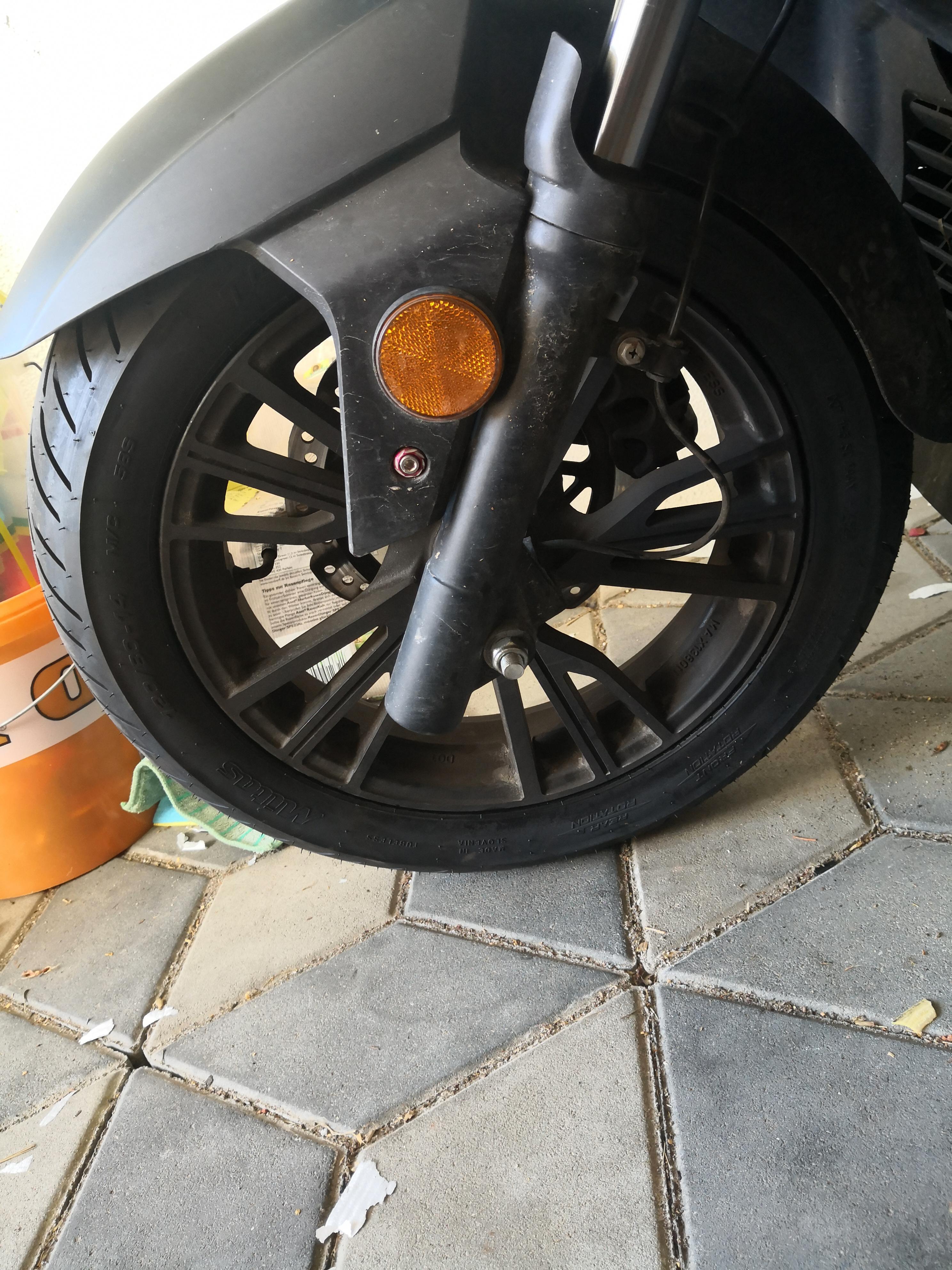Neue Reifen bei E-Roller - Motorrad vibriert leicht bei 50km/h