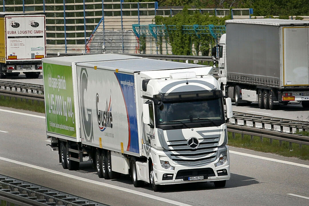 In Nordrhein-Westfalen werden keine 25,25 Meter langen Riesenlaster zugelassen. Zunächst testet das Bundesland die 17,80-Meter-Variante