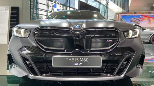 BMW i5 M60