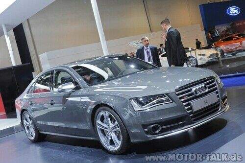 Qatar-motorshow-united-pictures-audi-s8-1