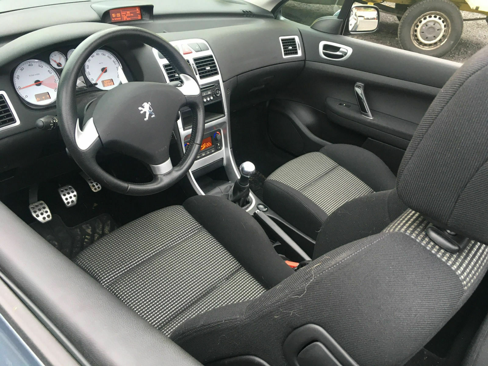 Neuer Daily User —>> Peugeot 307cc 2.0 mit erst 32.000km