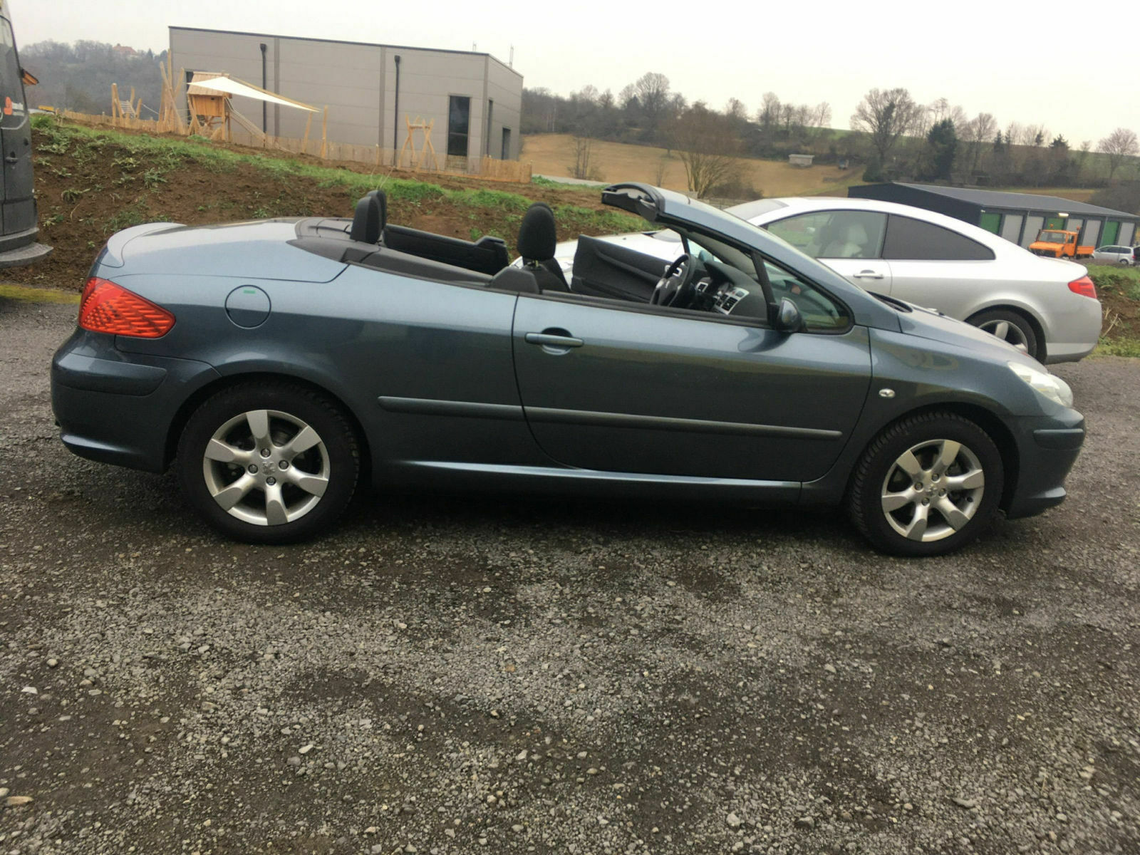 Neuer Daily User —>> Peugeot 307cc 2.0 mit erst 32.000km