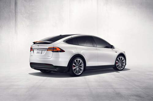 Im September hatte der Tesla-Chef Elon Musk das siebensitzige Model X vorgestellt