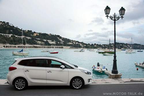 Kia-carens03