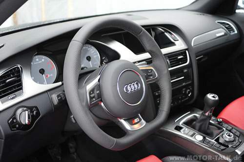 R8V10steeringwheel