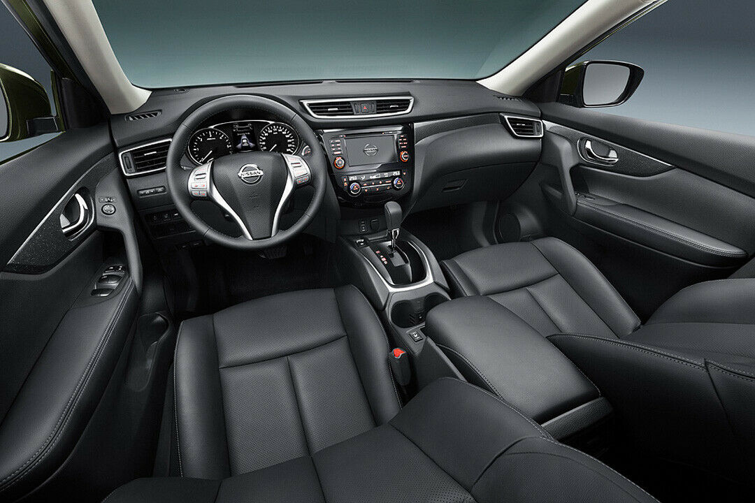 Der Innenraum des X-Trail wird nobler. Nissan setzt auf Chrom, Alu und Leder...