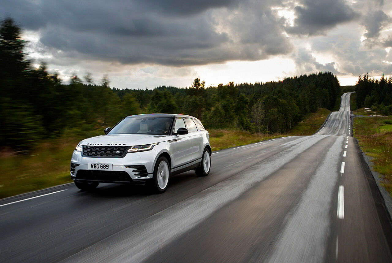 Land Rover wirft einen Benziner aus dem Motorenprogramm des Range Rover Velar. Hinzukommt dafür ein 275 PS starker 3,0-Liter-Diesel