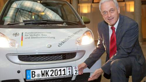 Minister Ramsauer und Wechselkennzeichen