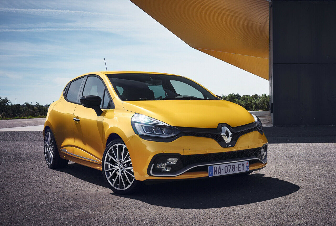 Renault Clio R.S. Facelift: Der französische Autohersteller hat die Front und die Scheinwerfer des sportliche Kleinwagens überarbeitet