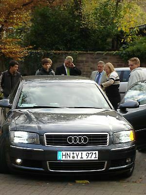 Neulich bei Ingolstadt!Audi S6 mit grellen bläulichen Leds in den Standlichtern!
