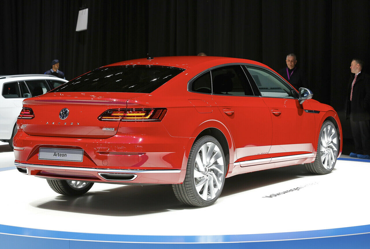 Der VW Arteaon auf ersten Live-Bildern vom Genfer Autosalon
