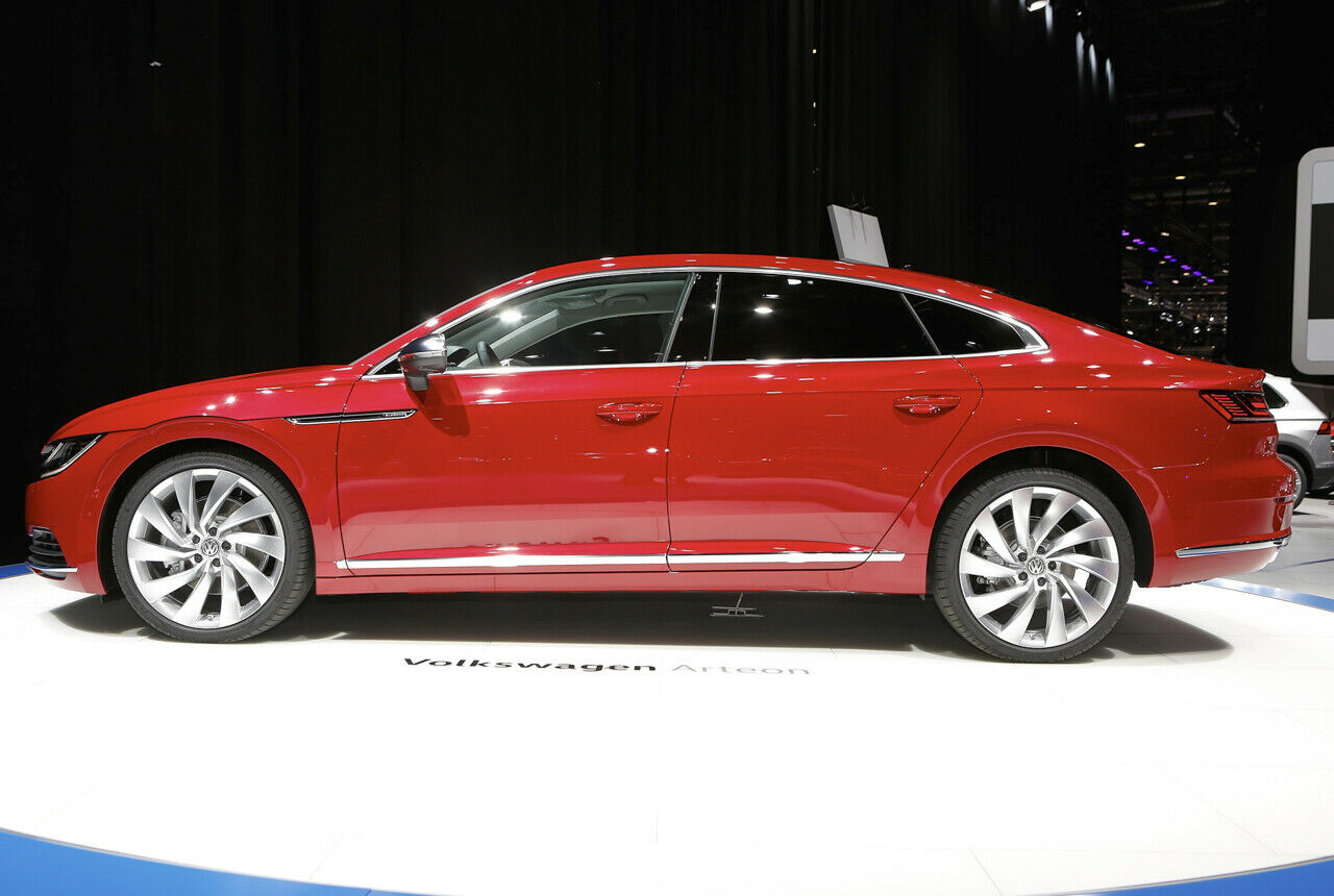 Der VW Arteaon auf ersten Live-Bildern vom Genfer Autosalon