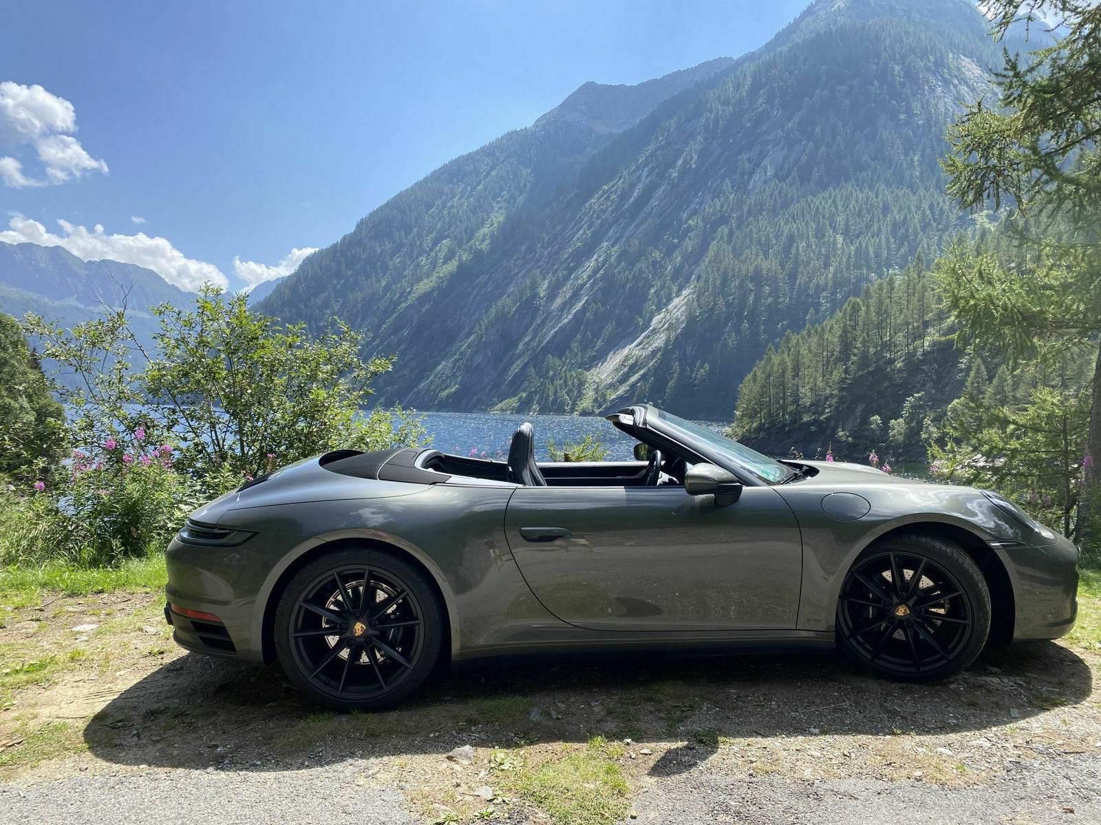 Neuwagenbestellung: Frage zu Farbe Schwarz vs. Tiefschwarzmetallic