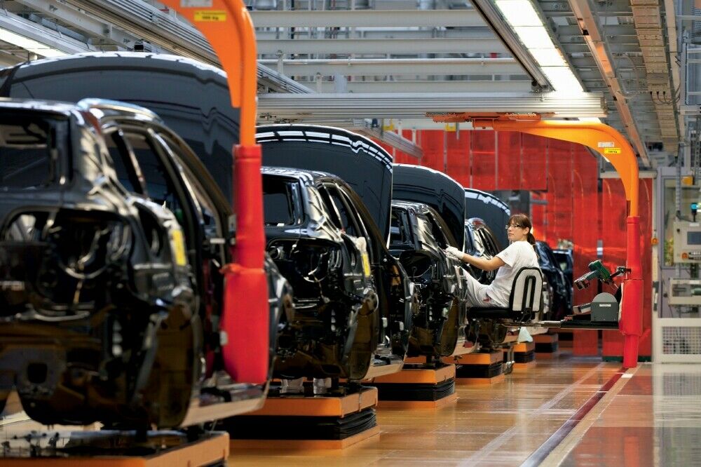 Der deutsche Pkw-Markt stockt derzeit gewaltig. Doch die Industrie bleibt optimistisch