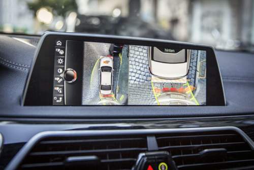 360°-Kamera und Parkassistent im BMW 7er